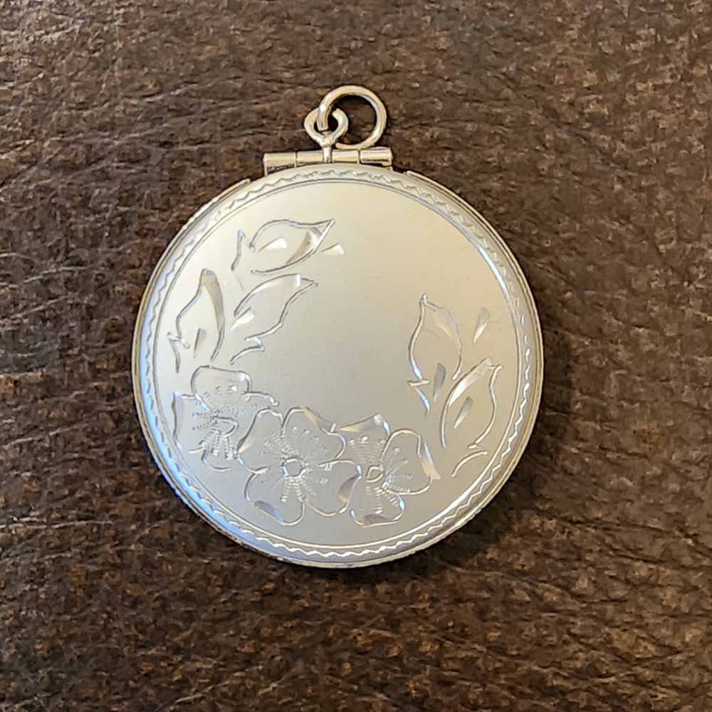 Sterling Silver Etched Flower Design Locket